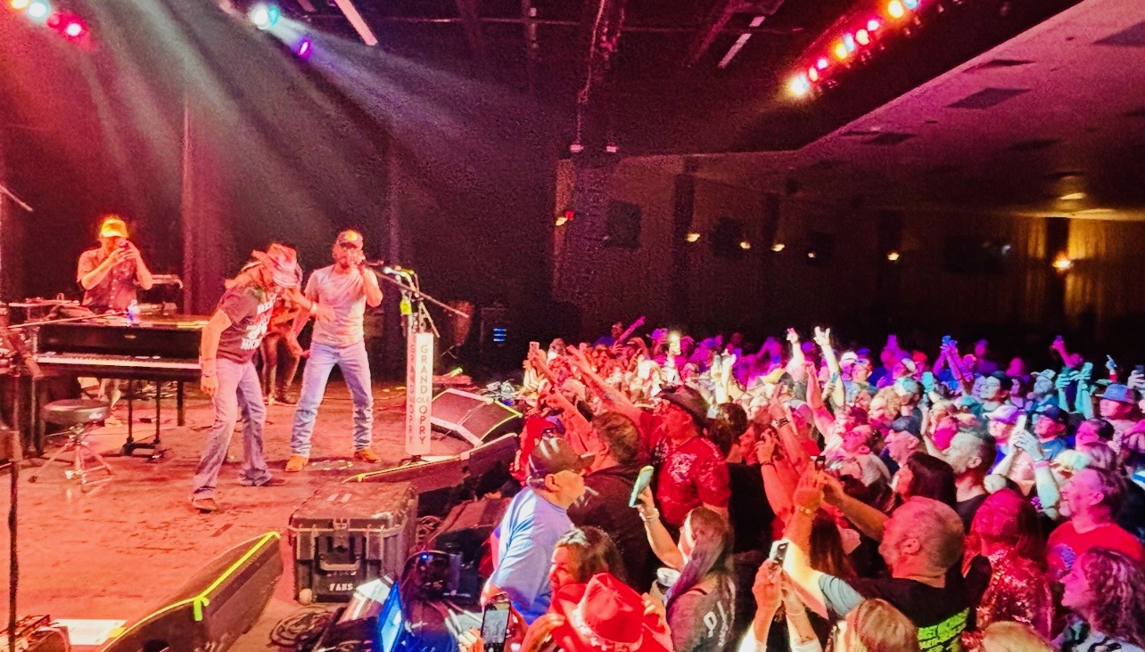 North Dakota Rocked With Bret & Chris Janson! – Bret Michaels Official ...